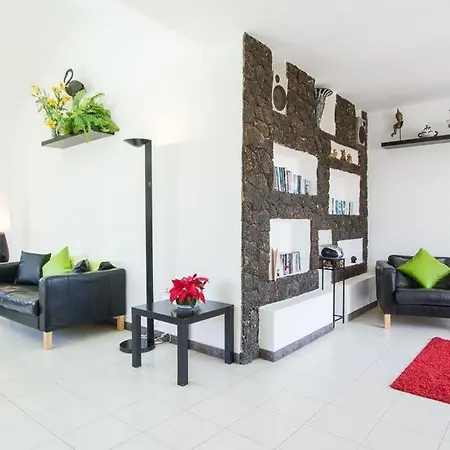 Vila In Puerto Del Carmen Sleeps 9 With Pool And Wifi Puerto del Carmen (Lanzarote)