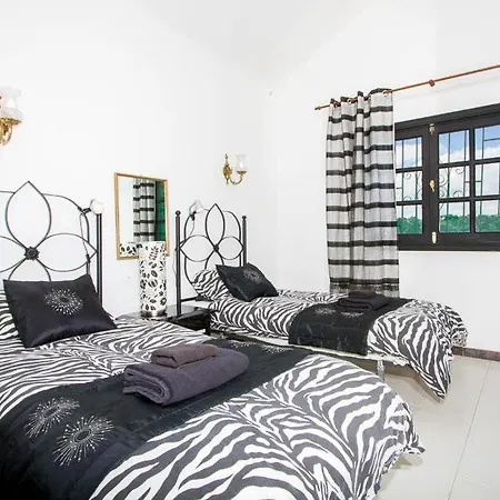In Puerto Del Carmen Sleeps 9 With Pool And Wifi *